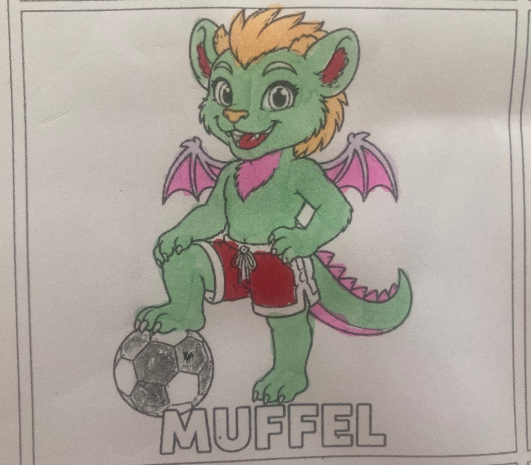 Ausgemalter Muffel mit Fußball